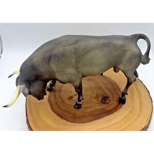 Vintage Breyer Traditional Grayish/Black Spanish Fighting Bull Cow Head Down 7"